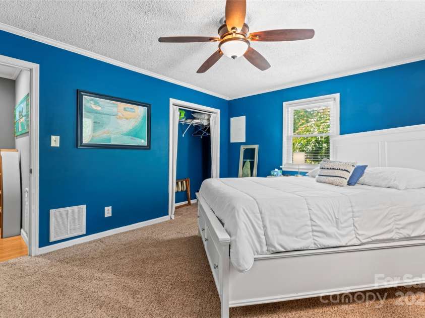 132 Marina Lane, Mooresville, NC 28117.  MLS# CAR4258337, YatesRealty ID 17454. 