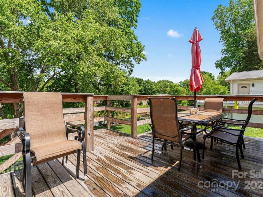 132 Marina Lane, Mooresville, NC 28117.  MLS# CAR4258337, YatesRealty ID 17454. 