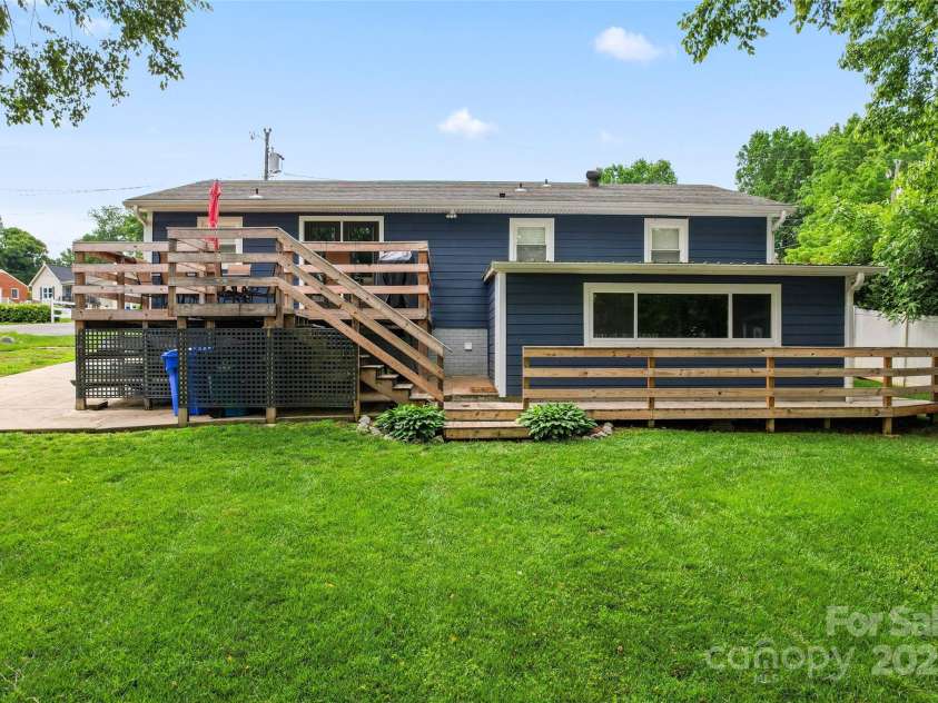 132 Marina Lane, Mooresville, NC 28117.  MLS# CAR4258337, YatesRealty ID 17454. 