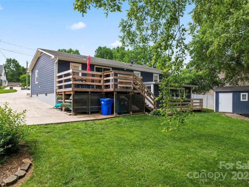 132 Marina Lane, Mooresville, NC 28117.  MLS# CAR4258337, YatesRealty ID 17454. 