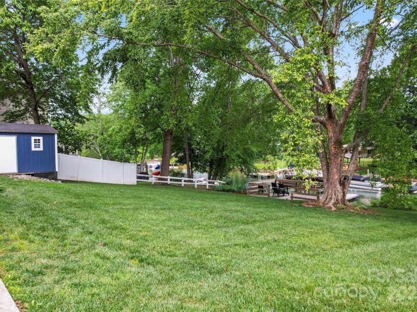 132 Marina Lane, Mooresville, NC 28117.  MLS# CAR4258337, YatesRealty ID 17454. 