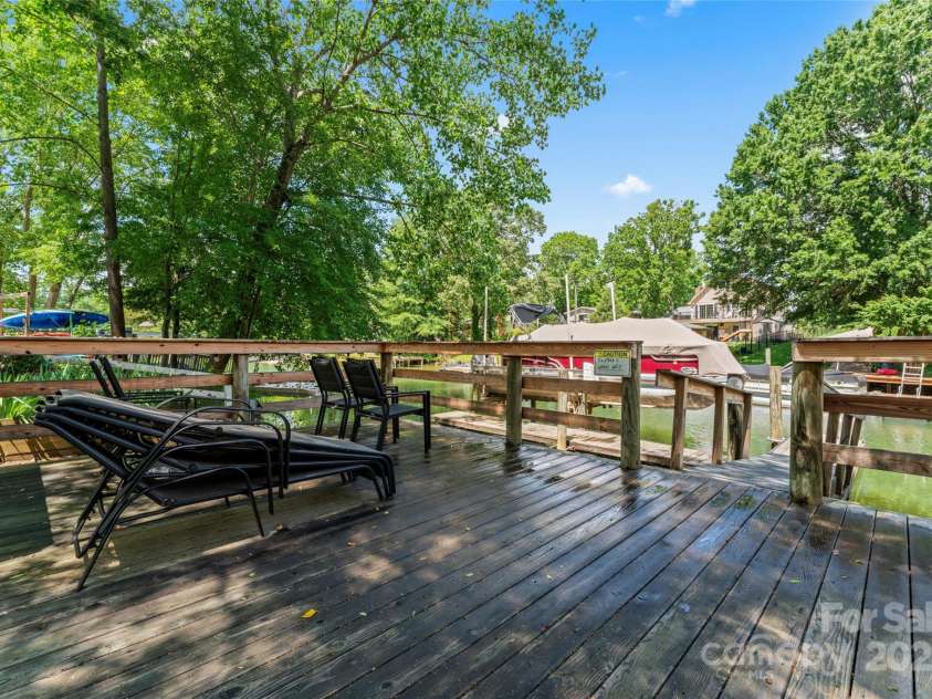 132 Marina Lane, Mooresville, NC 28117.  MLS# CAR4258337, YatesRealty ID 17454. 