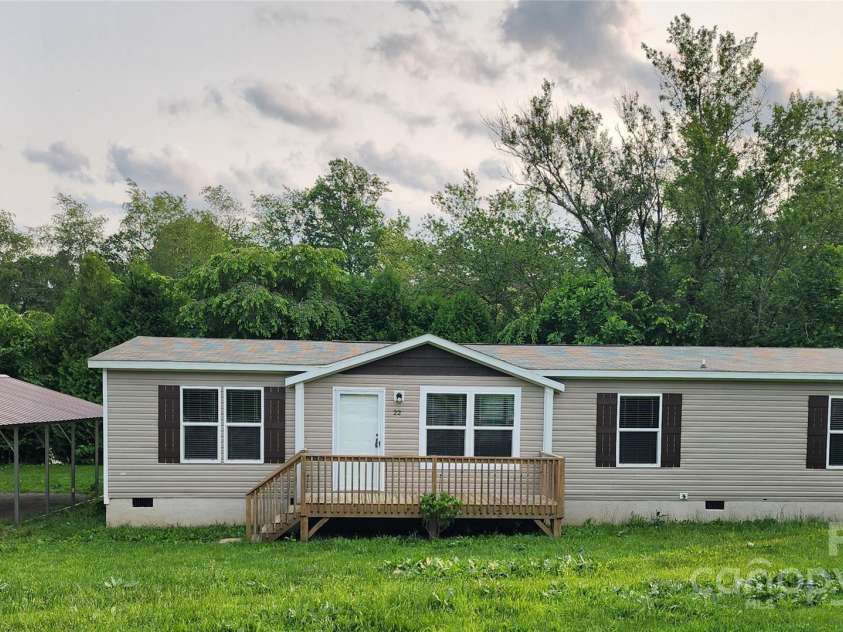 22 Ridge Top Acres Road, Candler, NC 28715.  MLS# CAR4265213, YatesRealty ID 17455. 