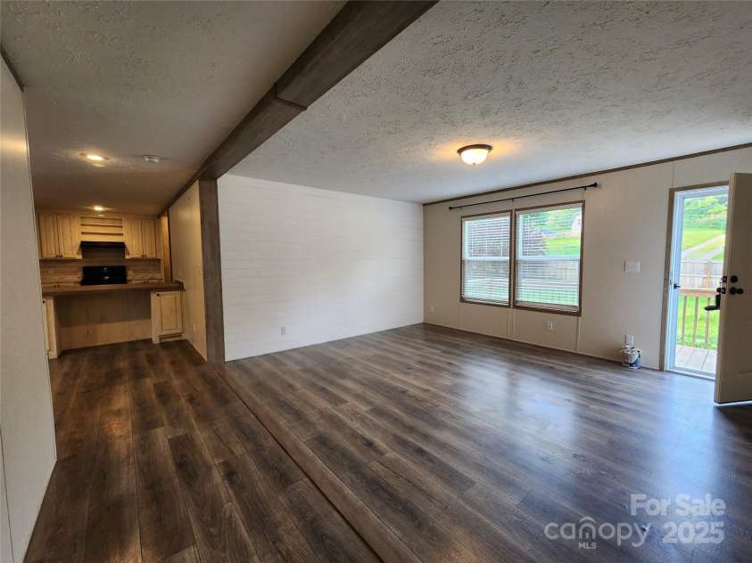 22 Ridge Top Acres Road, Candler, NC 28715.  MLS# CAR4265213, YatesRealty ID 17455. 