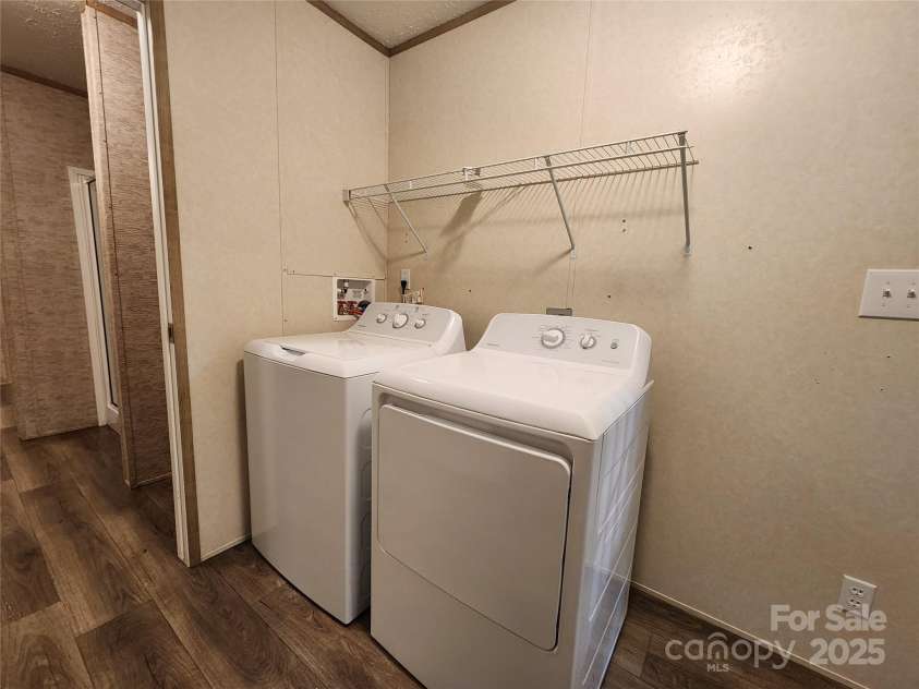 22 Ridge Top Acres Road, Candler, NC 28715.  MLS# CAR4265213, YatesRealty ID 17455. 