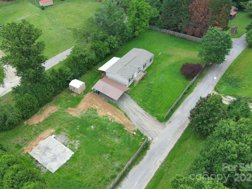 22 Ridge Top Acres Road, Candler, NC 28715.  MLS# CAR4265213, YatesRealty ID 17455. 