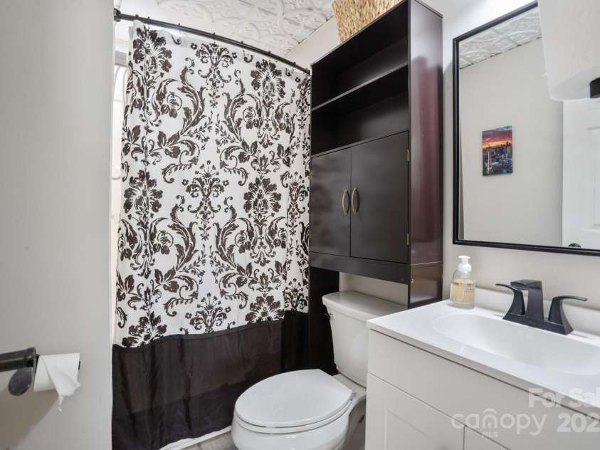 4516 Kiser Island Road, Terrell, NC 28682.  MLS# CAR4256352, YatesRealty ID 17457. 