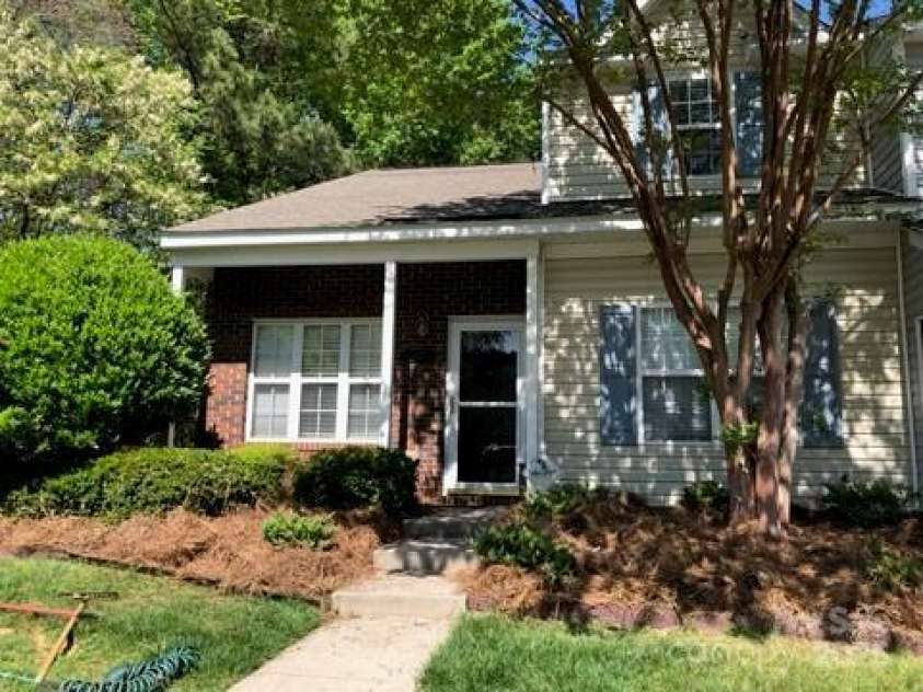 10875 Holly Ridge Boulevard, Charlotte, NC 28216.  MLS# CAR4135127, YatesRealty ID 17458. 