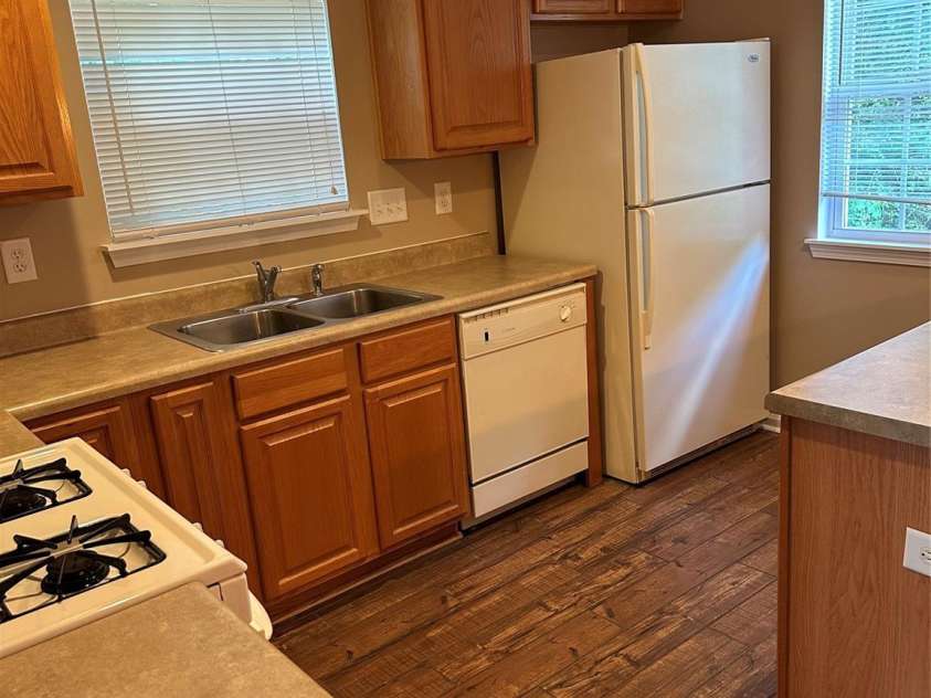10875 Holly Ridge Boulevard, Charlotte, NC 28216.  MLS# CAR4135127, YatesRealty ID 17458. 