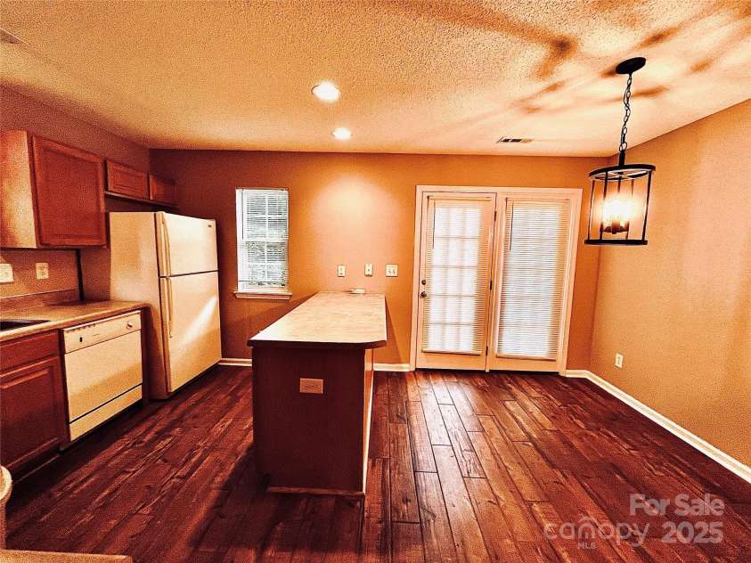 10875 Holly Ridge Boulevard, Charlotte, NC 28216.  MLS# CAR4135127, YatesRealty ID 17458. 