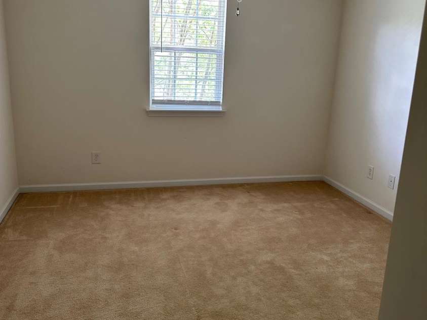 10875 Holly Ridge Boulevard, Charlotte, NC 28216.  MLS# CAR4135127, YatesRealty ID 17458. 
