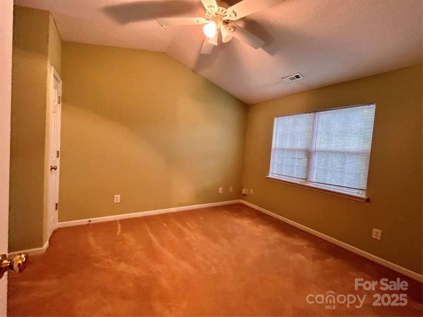 10875 Holly Ridge Boulevard, Charlotte, NC 28216.  MLS# CAR4135127, YatesRealty ID 17458. Loft/bedroom