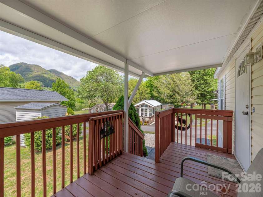 11 Valentine Drive, Maggie Valley, NC 28751.  MLS# CAR4377179, YatesRealty ID 17458. 