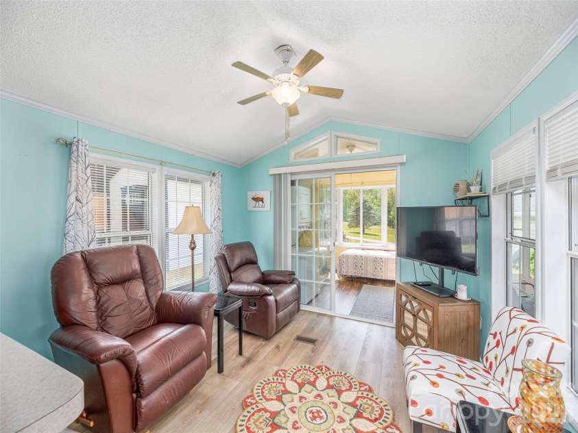 11 Valentine Drive, Maggie Valley, NC 28751.  MLS# CAR4377179, YatesRealty ID 17458. 