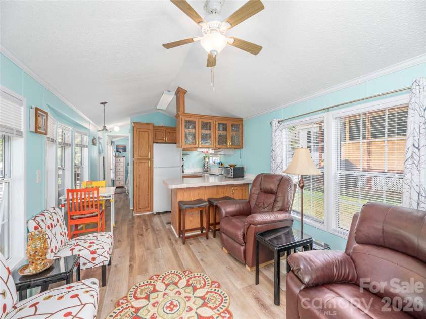 11 Valentine Drive, Maggie Valley, NC 28751.  MLS# CAR4377179, YatesRealty ID 17458. 