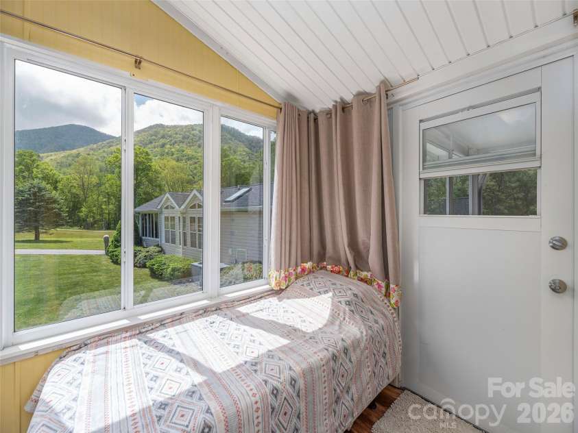 11 Valentine Drive, Maggie Valley, NC 28751.  MLS# CAR4377179, YatesRealty ID 17458. 