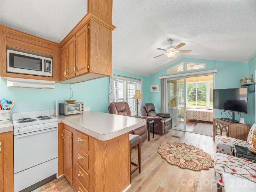 11 Valentine Drive, Maggie Valley, NC 28751.  MLS# CAR4377179, YatesRealty ID 17458. 