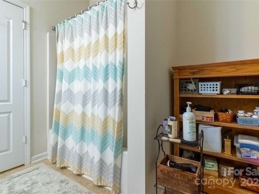 332 Appeldoorn Circle, Asheville, NC 28803.  MLS# CAR4279509, YatesRealty ID 1746. Primary bathroom