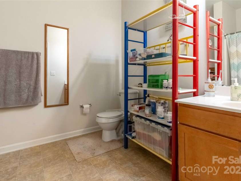332 Appeldoorn Circle, Asheville, NC 28803.  MLS# CAR4279509, YatesRealty ID 1746. Primary ensuite bathroom