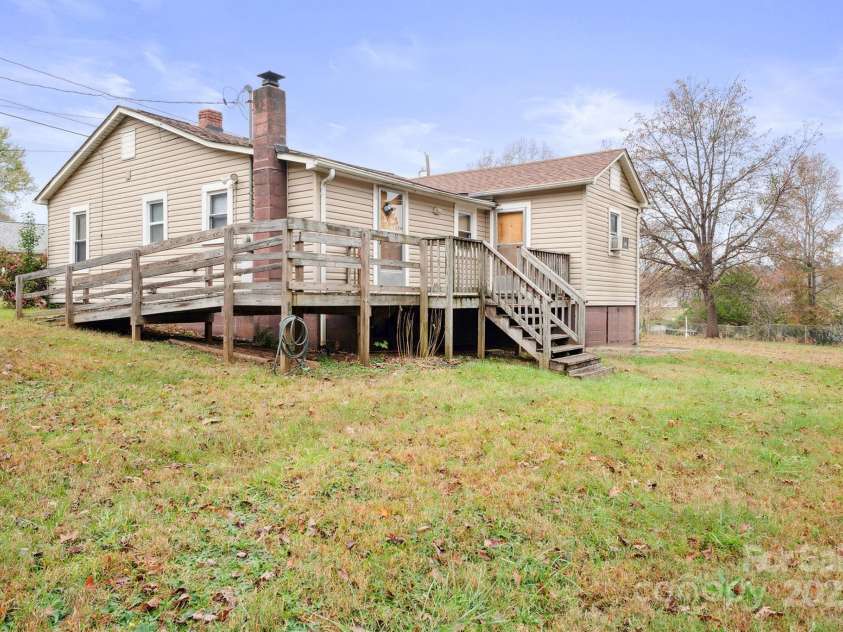 4233 Ralph Patton Road, Morganton, NC 28655.  MLS# CAR4201378, YatesRealty ID 1746. 