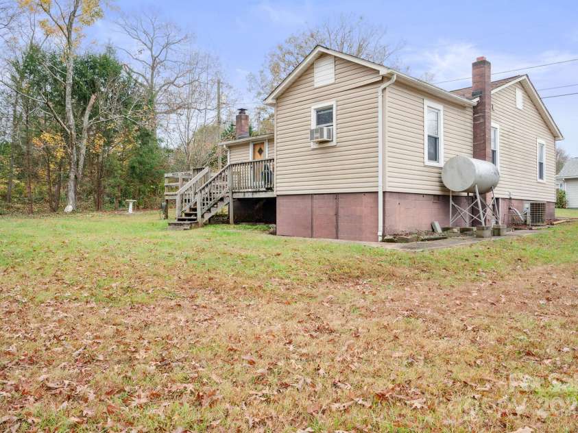 4233 Ralph Patton Road, Morganton, NC 28655.  MLS# CAR4201378, YatesRealty ID 1746. 
