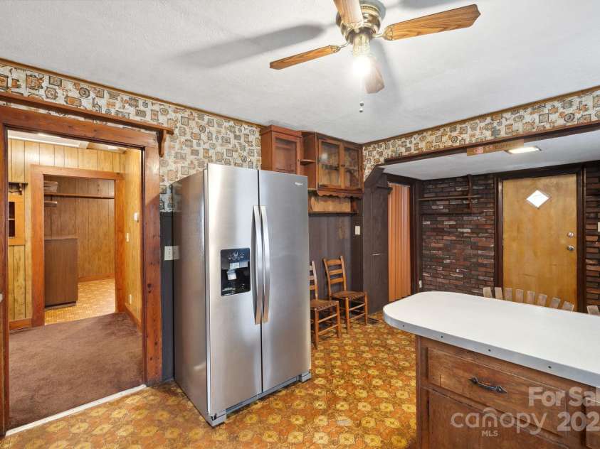 4233 Ralph Patton Road, Morganton, NC 28655.  MLS# CAR4201378, YatesRealty ID 1746. 