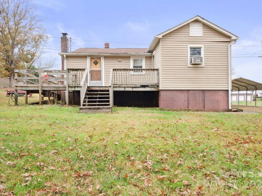 4233 Ralph Patton Road, Morganton, NC 28655.  MLS# CAR4201378, YatesRealty ID 1746. 