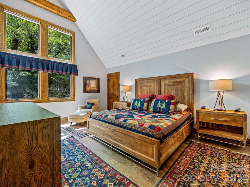 64 Bee Tree Way, Lake Toxaway, NC 28747.  MLS# CAR4377259, YatesRealty ID 17460. 