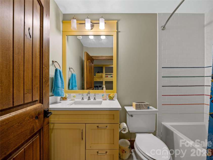 64 Bee Tree Way, Lake Toxaway, NC 28747.  MLS# CAR4377259, YatesRealty ID 17460. 
