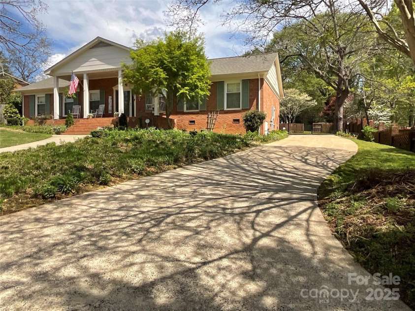 217 Windsor Drive, Shelby, NC 28150.  MLS# CAR4243848, YatesRealty ID 17461. 