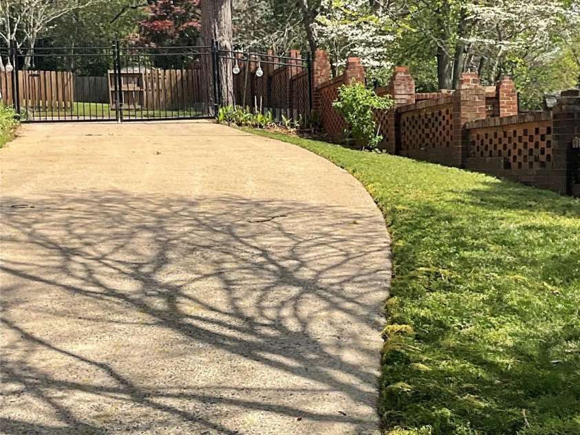 217 Windsor Drive, Shelby, NC 28150.  MLS# CAR4243848, YatesRealty ID 17461. 