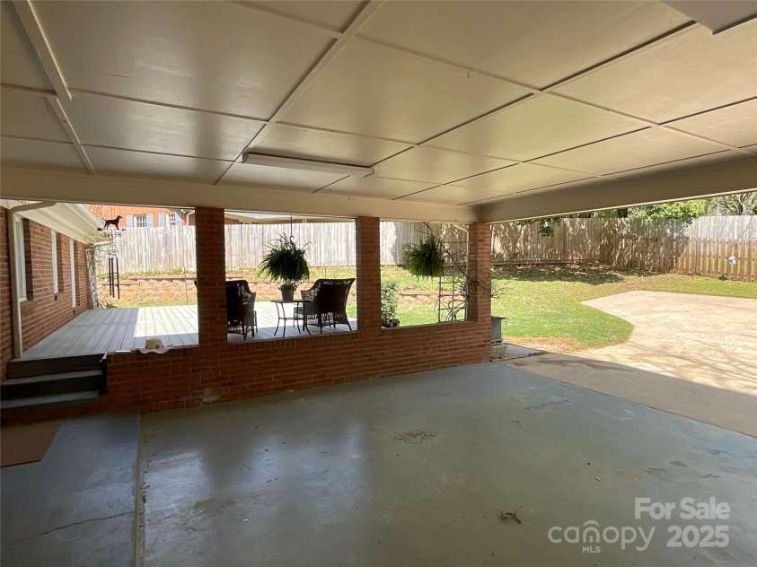 217 Windsor Drive, Shelby, NC 28150.  MLS# CAR4243848, YatesRealty ID 17461. 
