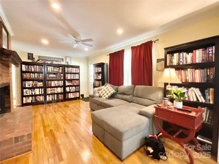 217 Windsor Drive, Shelby, NC 28150.  MLS# CAR4243848, YatesRealty ID 17461. 