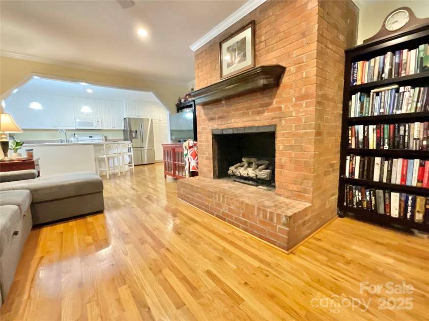 217 Windsor Drive, Shelby, NC 28150.  MLS# CAR4243848, YatesRealty ID 17461. 