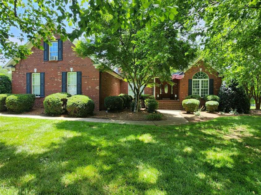 1305 Yellowood Court, Rock Hill, SC 29732.  MLS# CAR4258397, YatesRealty ID 17462. 