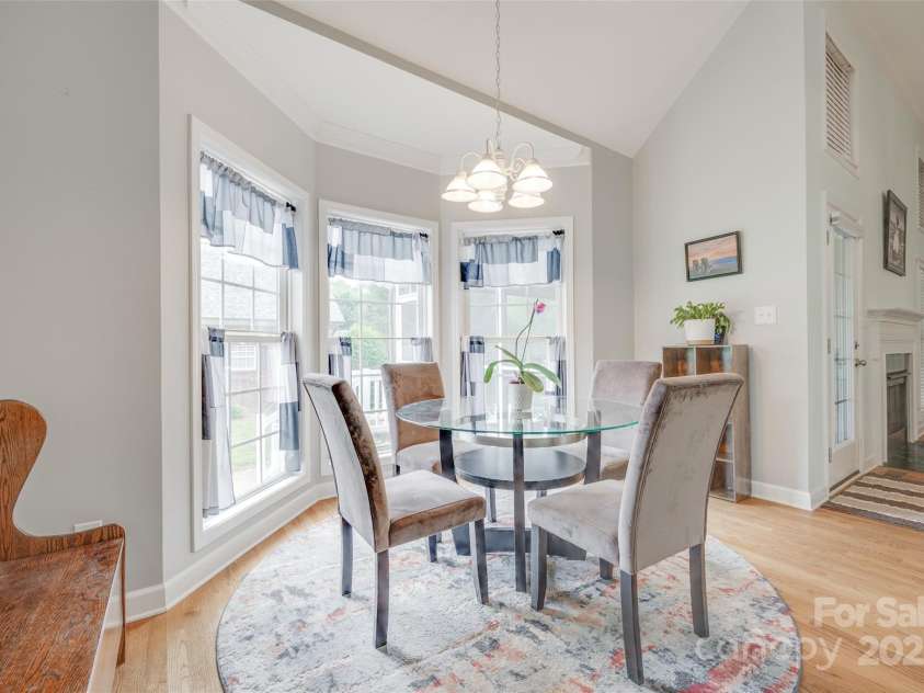 1305 Yellowood Court, Rock Hill, SC 29732.  MLS# CAR4258397, YatesRealty ID 17462. Breakfast area in kitchen with bay window