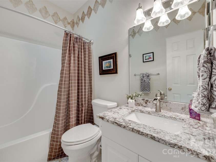 1305 Yellowood Court, Rock Hill, SC 29732.  MLS# CAR4258397, YatesRealty ID 17462. Secondary bath