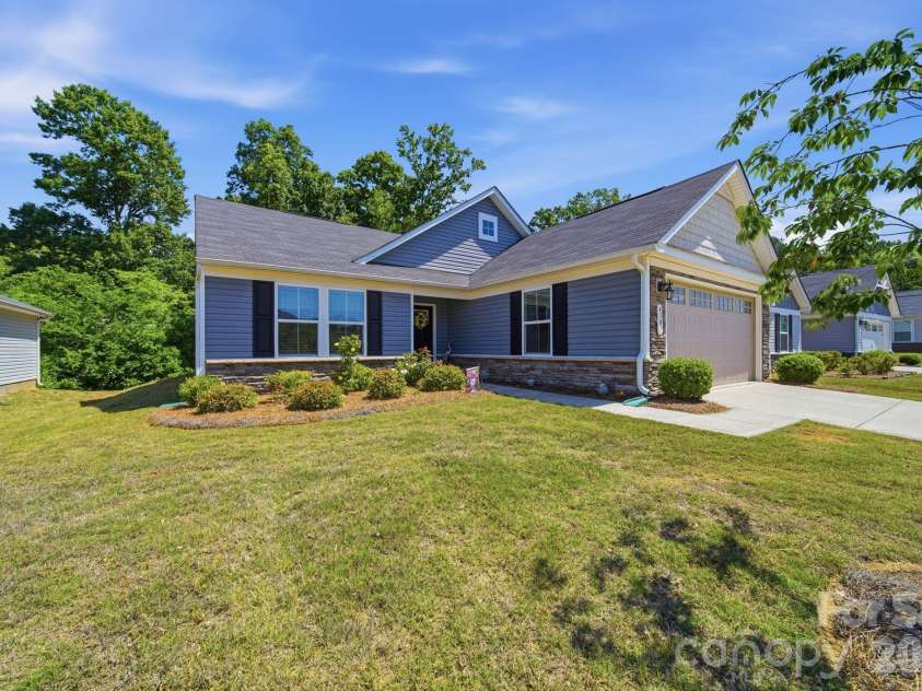 4507 Hunton Dale Road, Concord, NC 28027.  MLS# CAR4375447, YatesRealty ID 17462. 