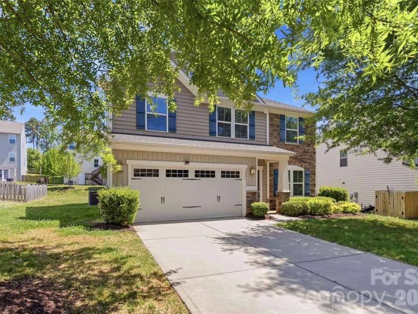 3531 Ettrick Place, Charlotte, NC 28278.  MLS# CAR4362782, YatesRealty ID 17463. 