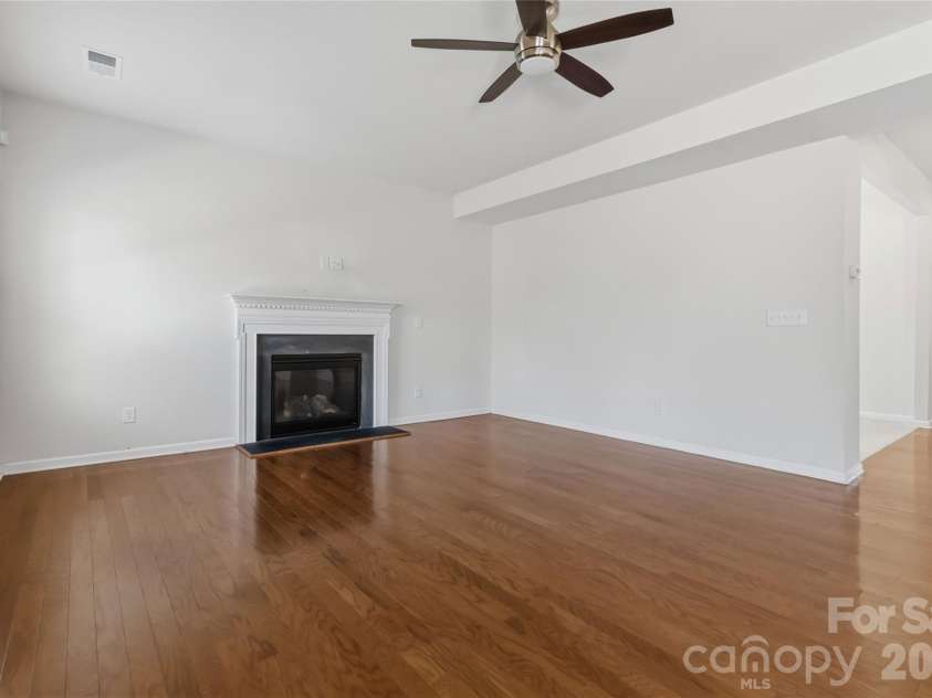 3531 Ettrick Place, Charlotte, NC 28278.  MLS# CAR4362782, YatesRealty ID 17463. 