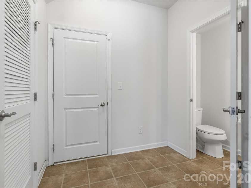 3531 Ettrick Place, Charlotte, NC 28278.  MLS# CAR4362782, YatesRealty ID 17463. 