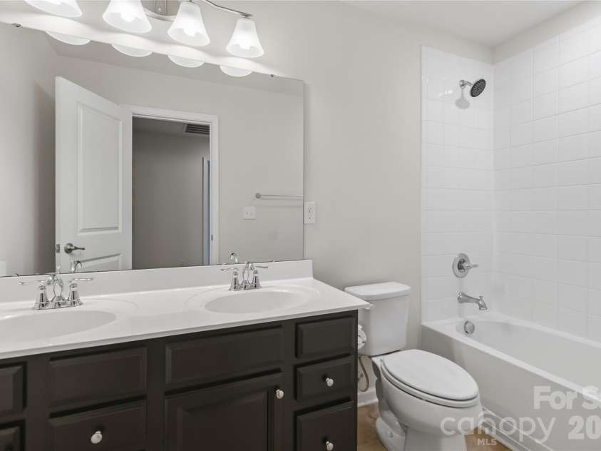 3531 Ettrick Place, Charlotte, NC 28278.  MLS# CAR4362782, YatesRealty ID 17463. 