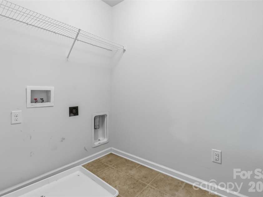 3531 Ettrick Place, Charlotte, NC 28278.  MLS# CAR4362782, YatesRealty ID 17463. 