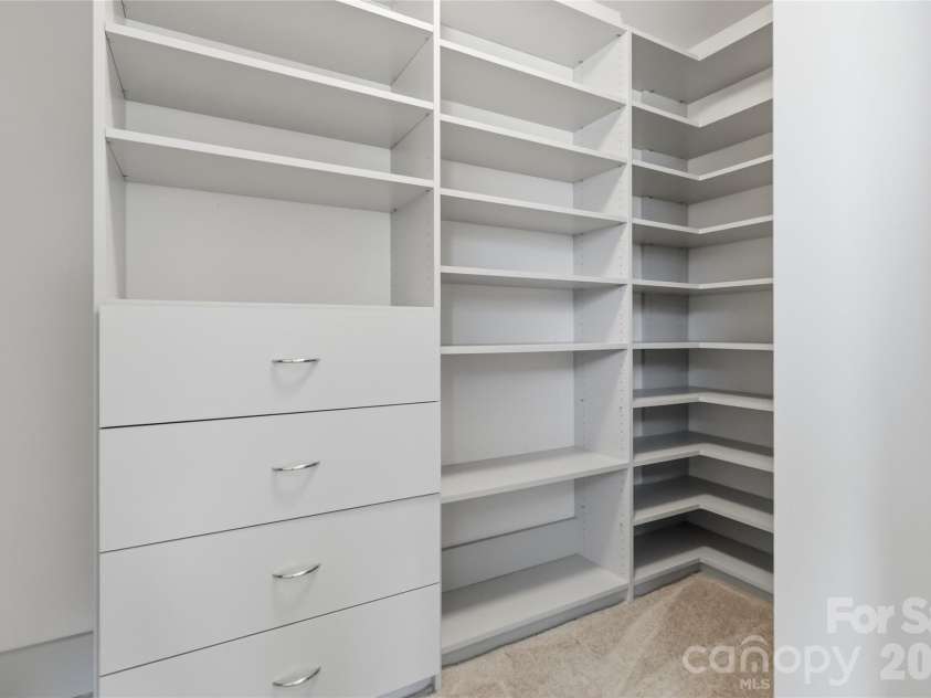 3531 Ettrick Place, Charlotte, NC 28278.  MLS# CAR4362782, YatesRealty ID 17463. 