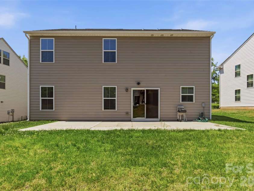 3531 Ettrick Place, Charlotte, NC 28278.  MLS# CAR4362782, YatesRealty ID 17463. 