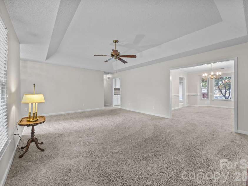11331 Mendora Drive, Charlotte, NC 28215.  MLS# CAR4376257, YatesRealty ID 17464. 