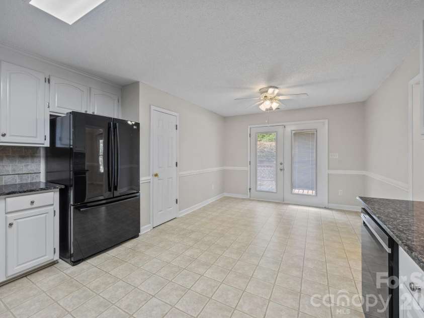 11331 Mendora Drive, Charlotte, NC 28215.  MLS# CAR4376257, YatesRealty ID 17464. 