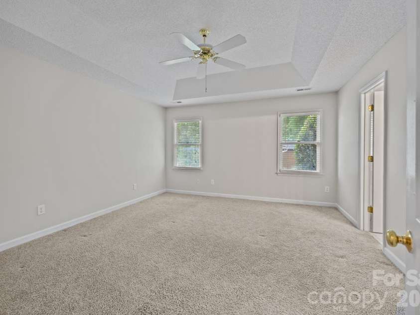 11331 Mendora Drive, Charlotte, NC 28215.  MLS# CAR4376257, YatesRealty ID 17464. 