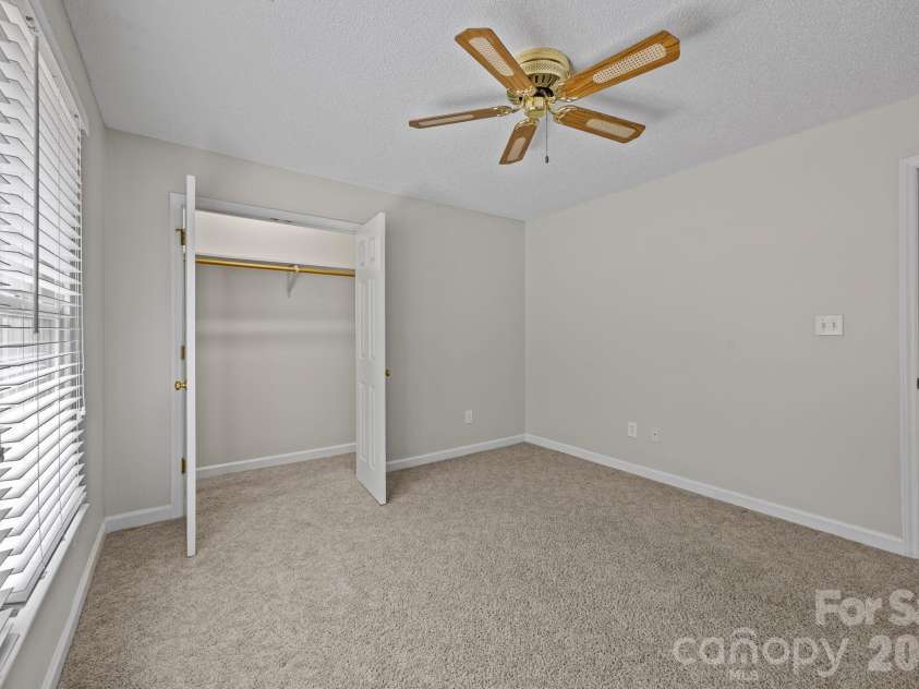 11331 Mendora Drive, Charlotte, NC 28215.  MLS# CAR4376257, YatesRealty ID 17464. 