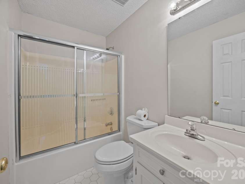 11331 Mendora Drive, Charlotte, NC 28215.  MLS# CAR4376257, YatesRealty ID 17464. 